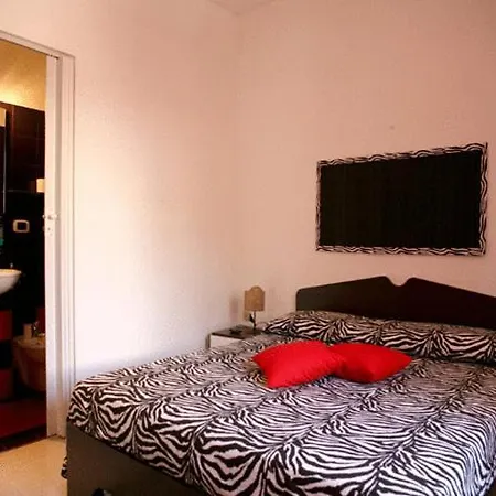 Alojamento de Acomodação e Pequeno-almoço Le Coccinelle 5*